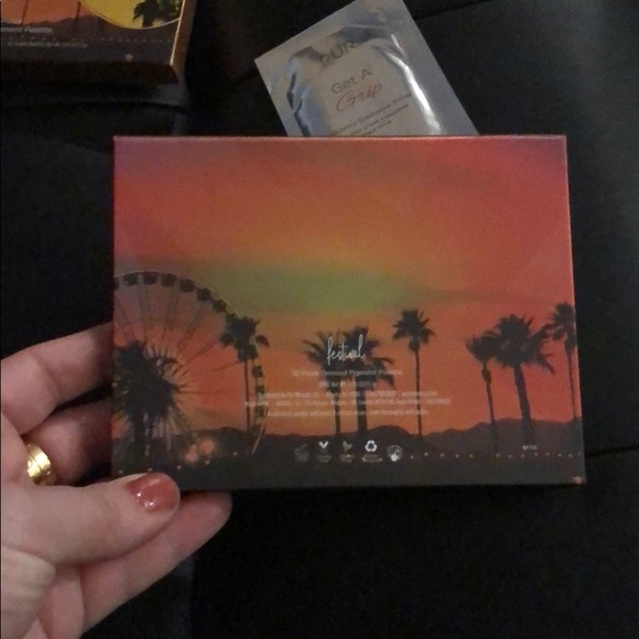PUR MINERALS Festival” Palette - Picture 9 of 10